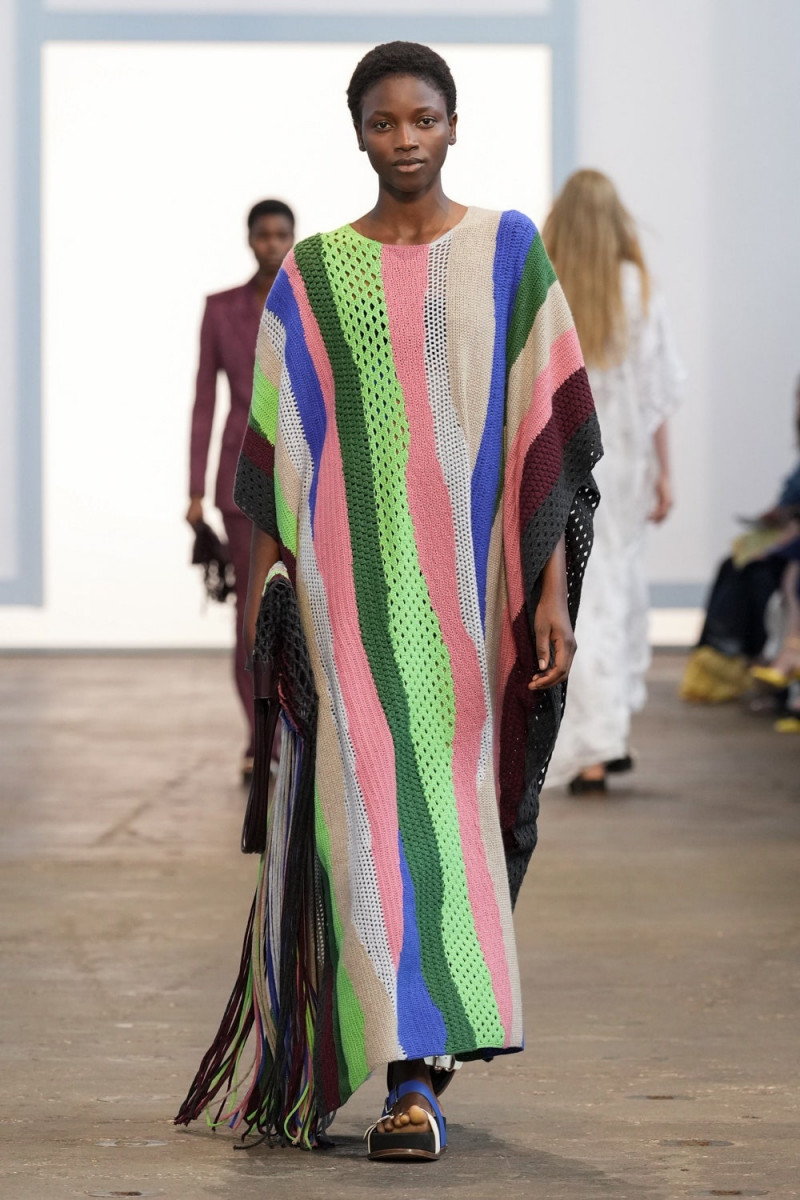 Gabriela Hearst fashion show for Spring/Summer 2024