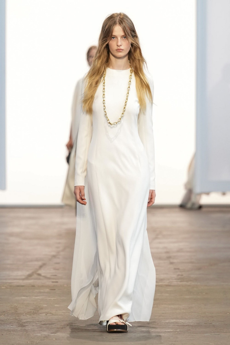 Gabriela Hearst fashion show for Spring/Summer 2024
