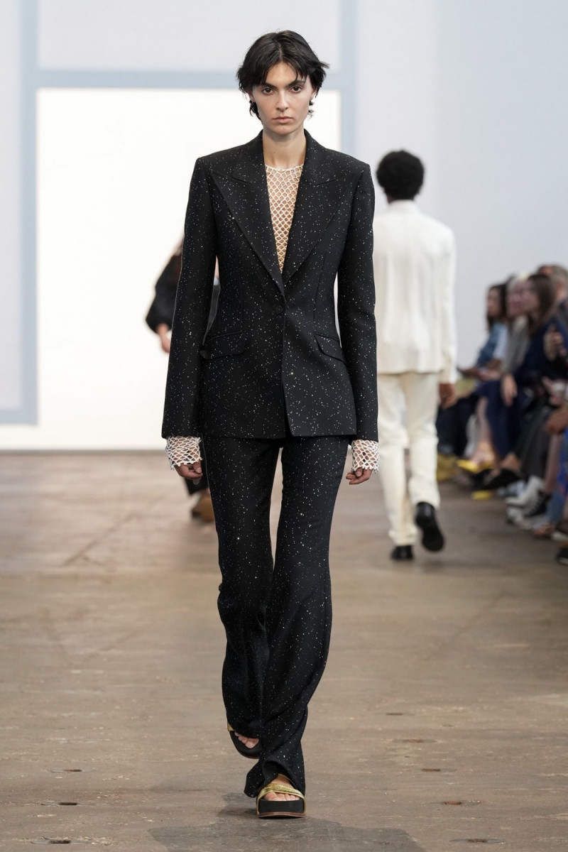 Gabriela Hearst fashion show for Spring/Summer 2024