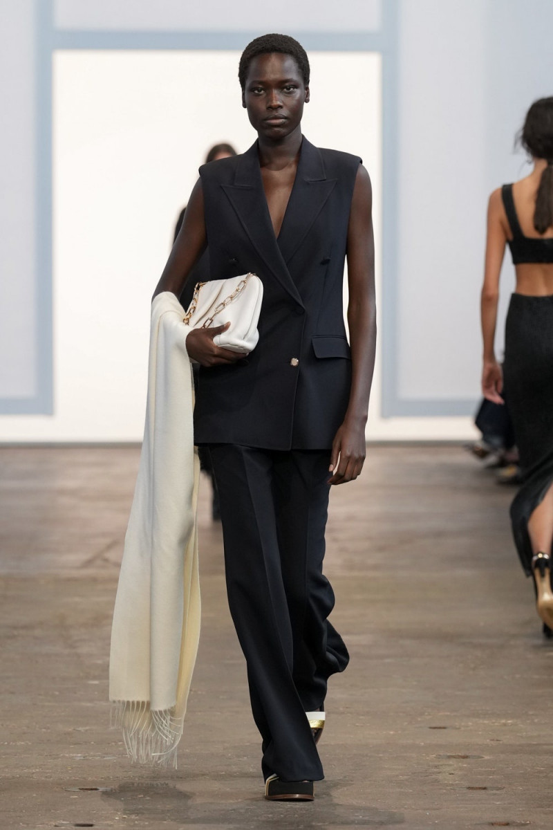 Gabriela Hearst fashion show for Spring/Summer 2024