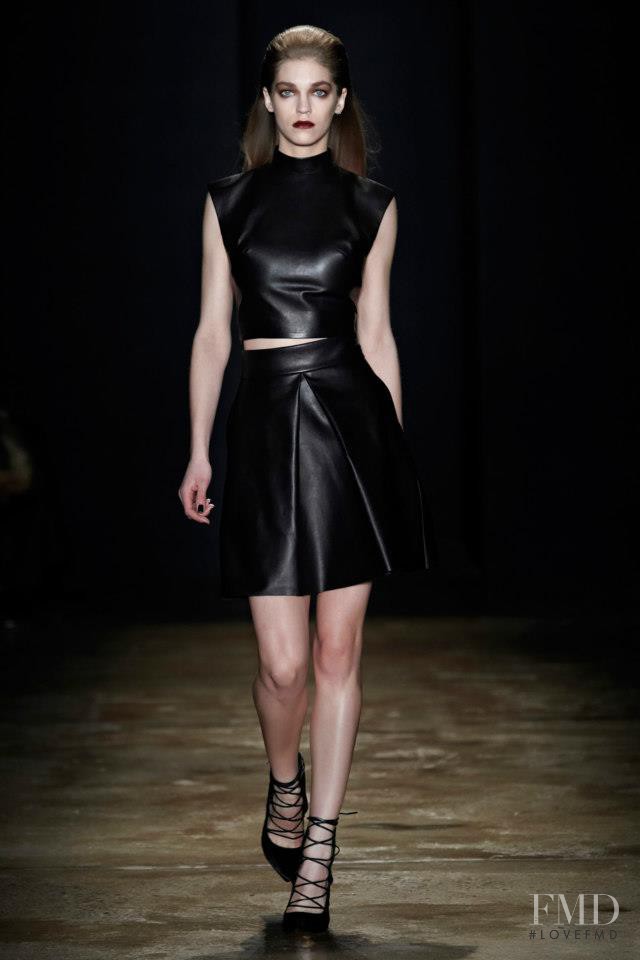 Samantha Gradoville featured in  the Cushnie Et Ochs fashion show for Autumn/Winter 2013