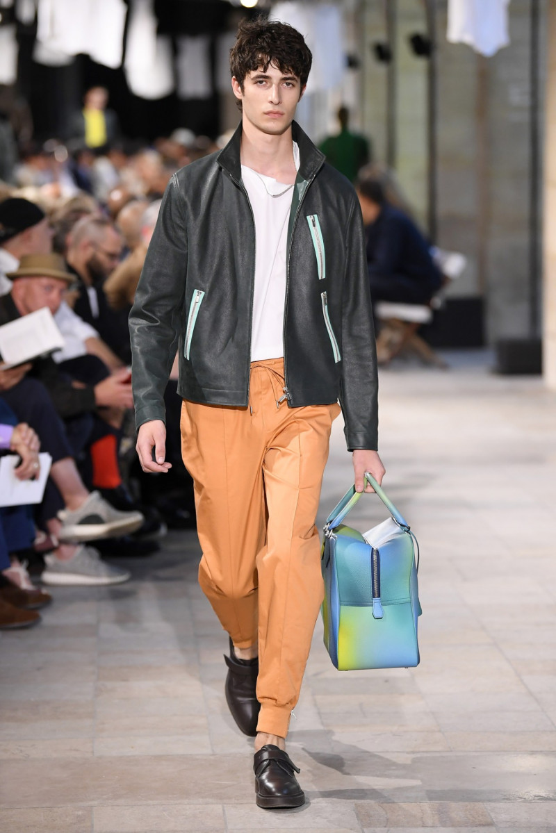 Oscar Kindelan featured in  the Hermès fashion show for Spring/Summer 2019