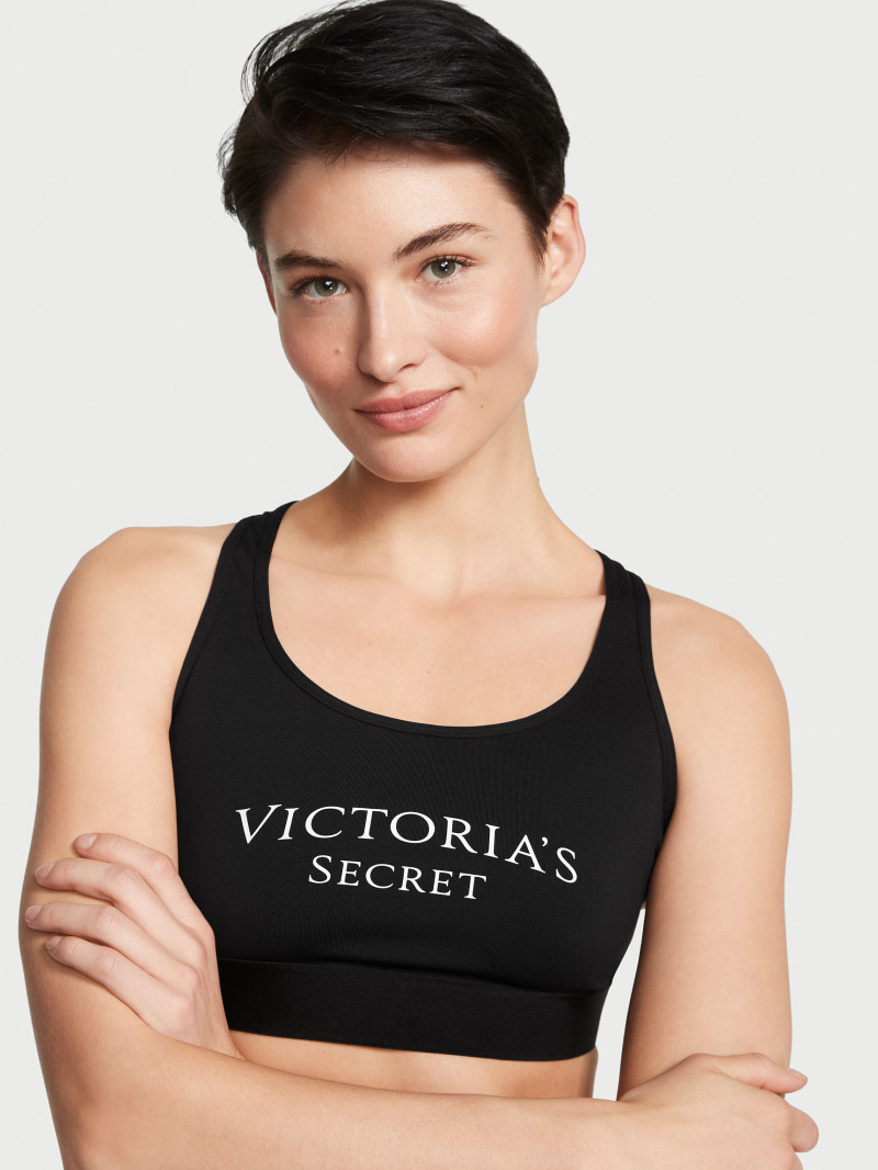 Grace Elizabeth featured in  the Victoria\'s Secret catalogue for Spring/Summer 2023