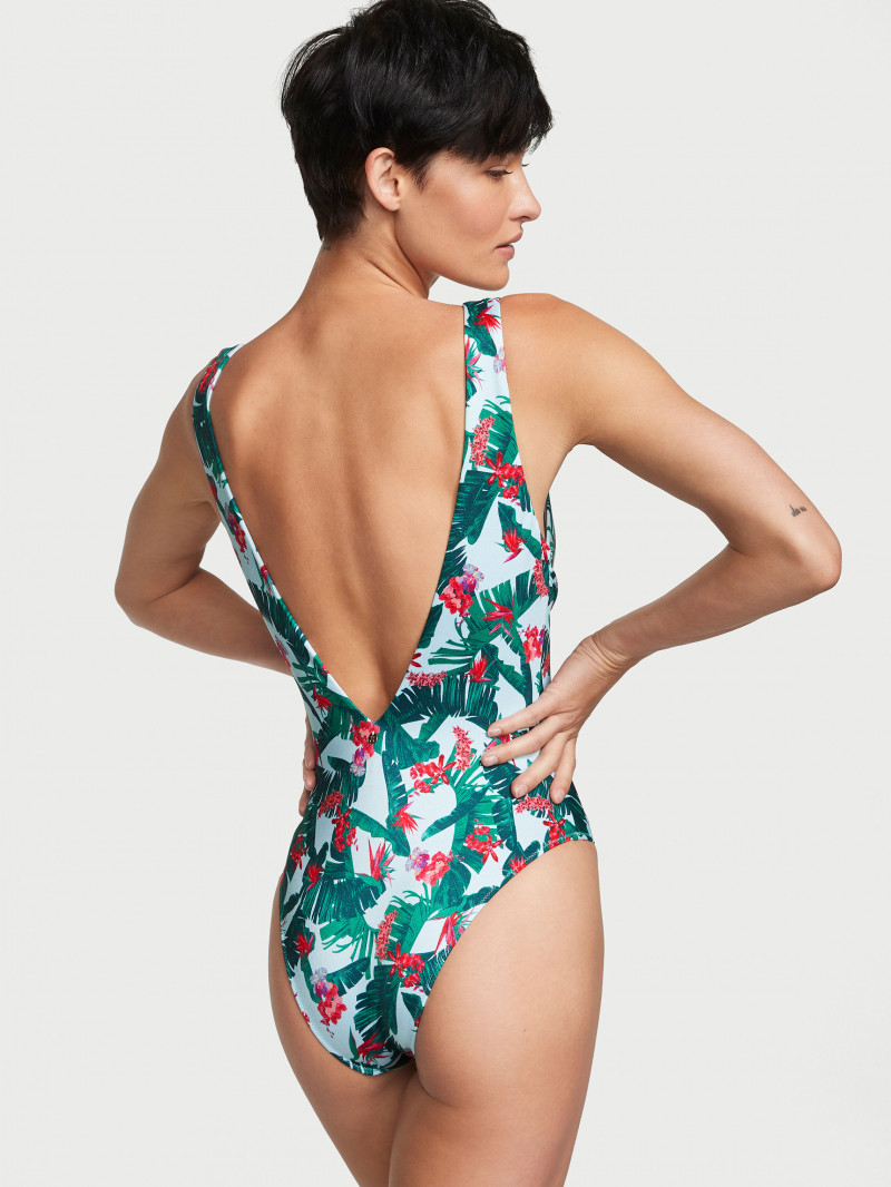Grace Elizabeth featured in  the Victoria\'s Secret Swim catalogue for Spring/Summer 2023