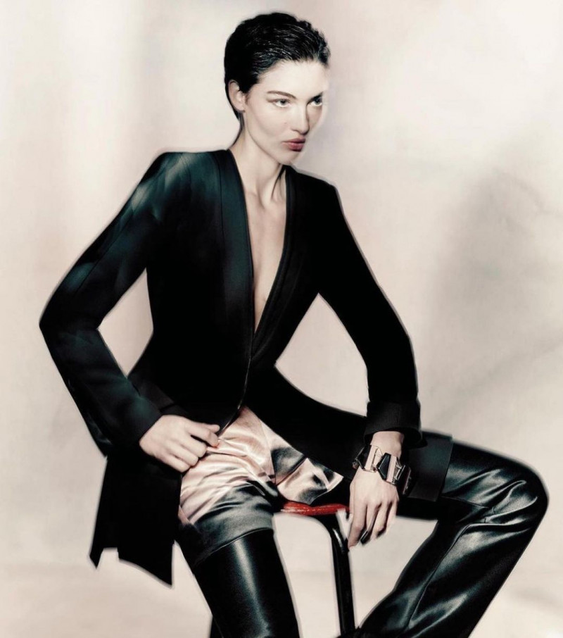 Grace Elizabeth featured in  the Giorgio Armani advertisement for Autumn/Winter 2023