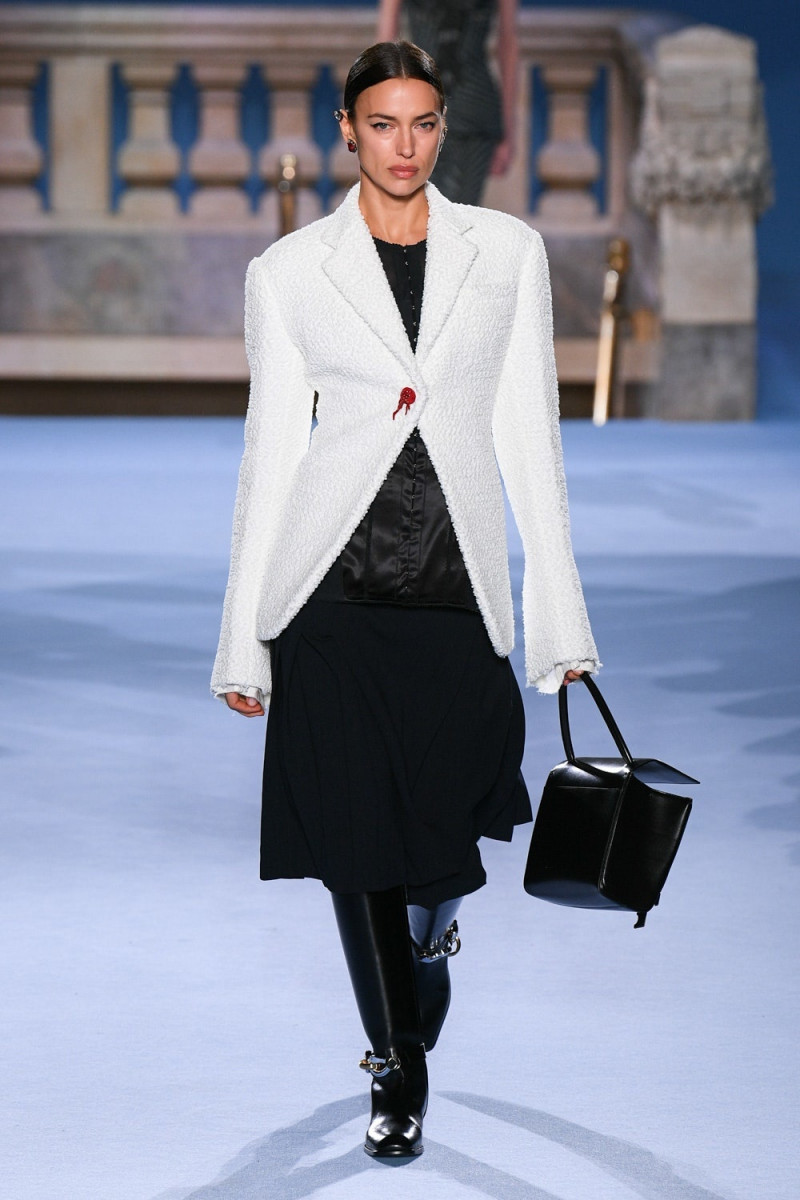 Irina Shayk featured in  the Tory Burch fashion show for Autumn/Winter 2023