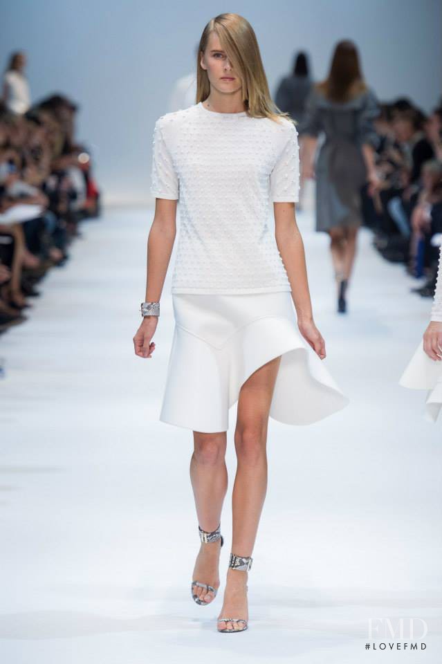 Lisanne de Jong featured in  the Guy Laroche fashion show for Spring/Summer 2014
