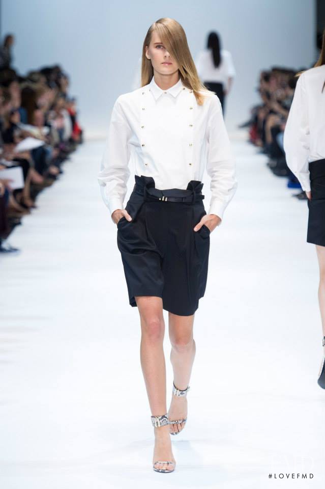 Lisanne de Jong featured in  the Guy Laroche fashion show for Spring/Summer 2014