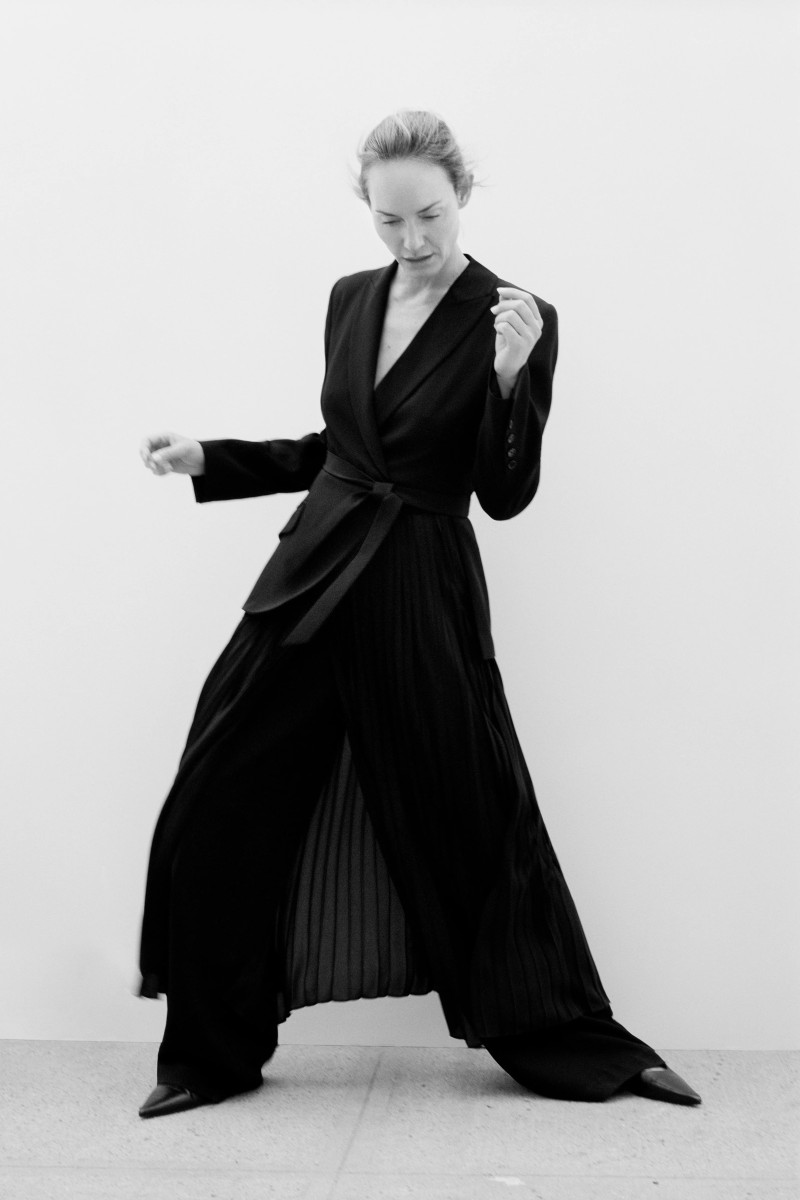 Amber Valletta featured in  the Jonathan Simkhai lookbook for Pre-Fall 2023