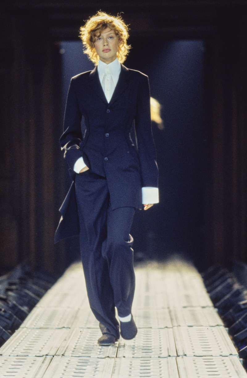 Yohji Yamamoto fashion show for Spring/Summer 1997