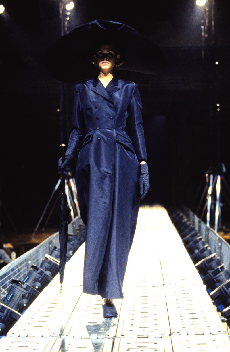 Yohji Yamamoto fashion show for Spring/Summer 1997