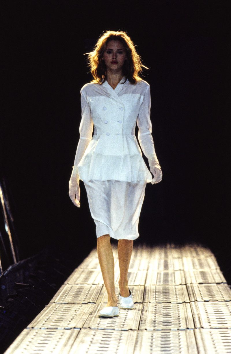 Yohji Yamamoto fashion show for Spring/Summer 1997