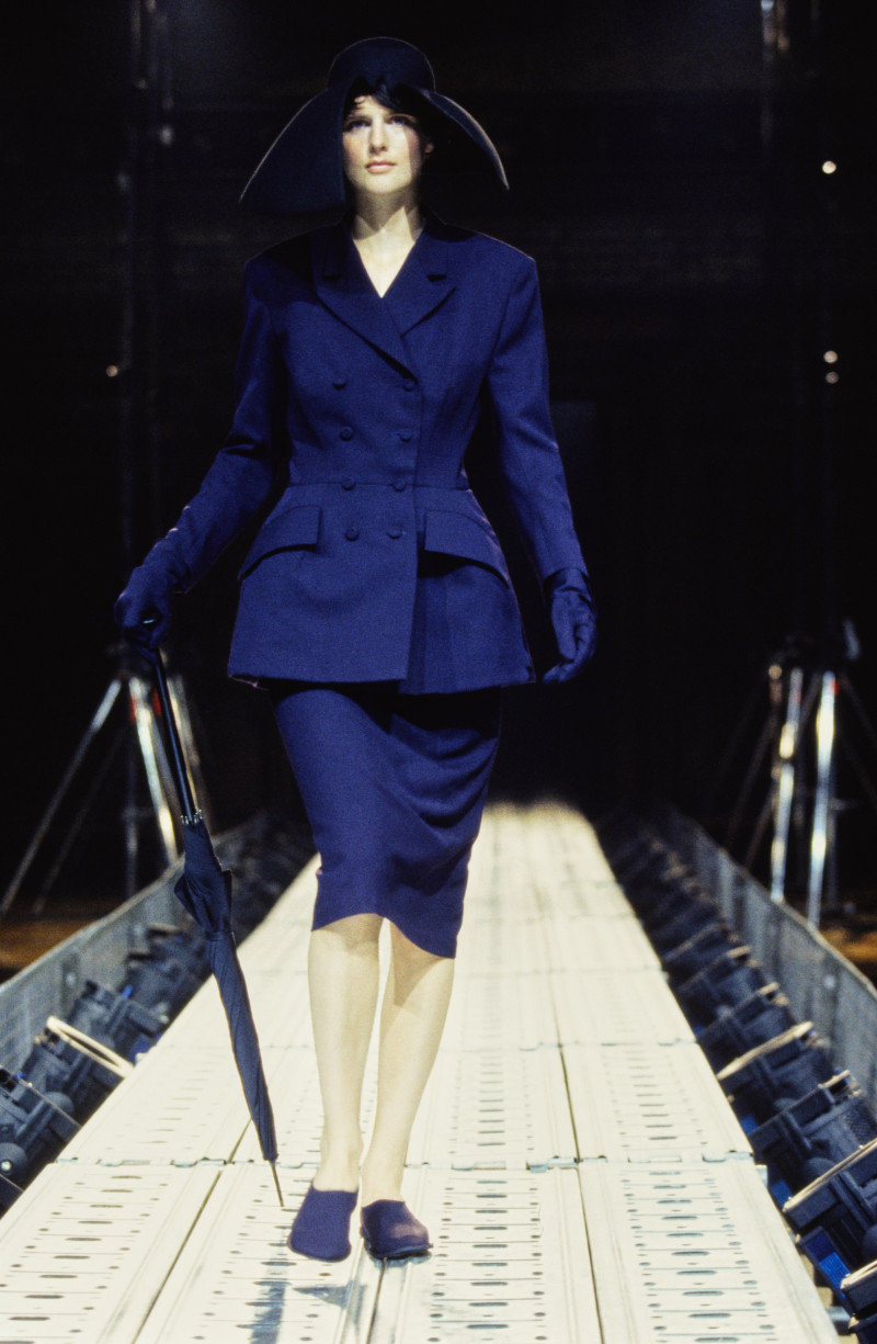Stella Tennant featured in  the Yohji Yamamoto fashion show for Spring/Summer 1997