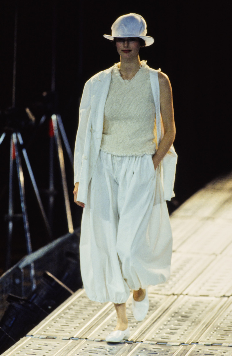 Honor Fraser featured in  the Yohji Yamamoto fashion show for Spring/Summer 1997