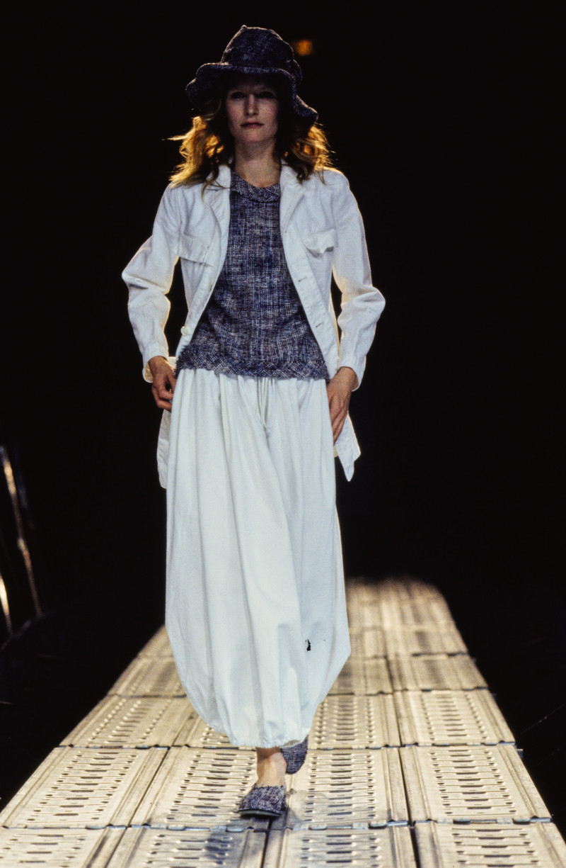 Yohji Yamamoto fashion show for Spring/Summer 1997