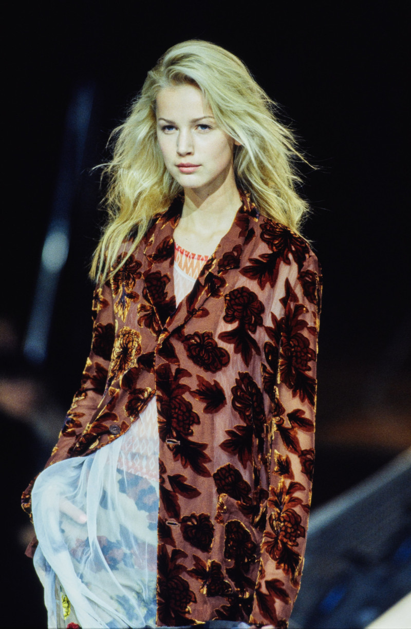 Yohji Yamamoto fashion show for Spring/Summer 1997