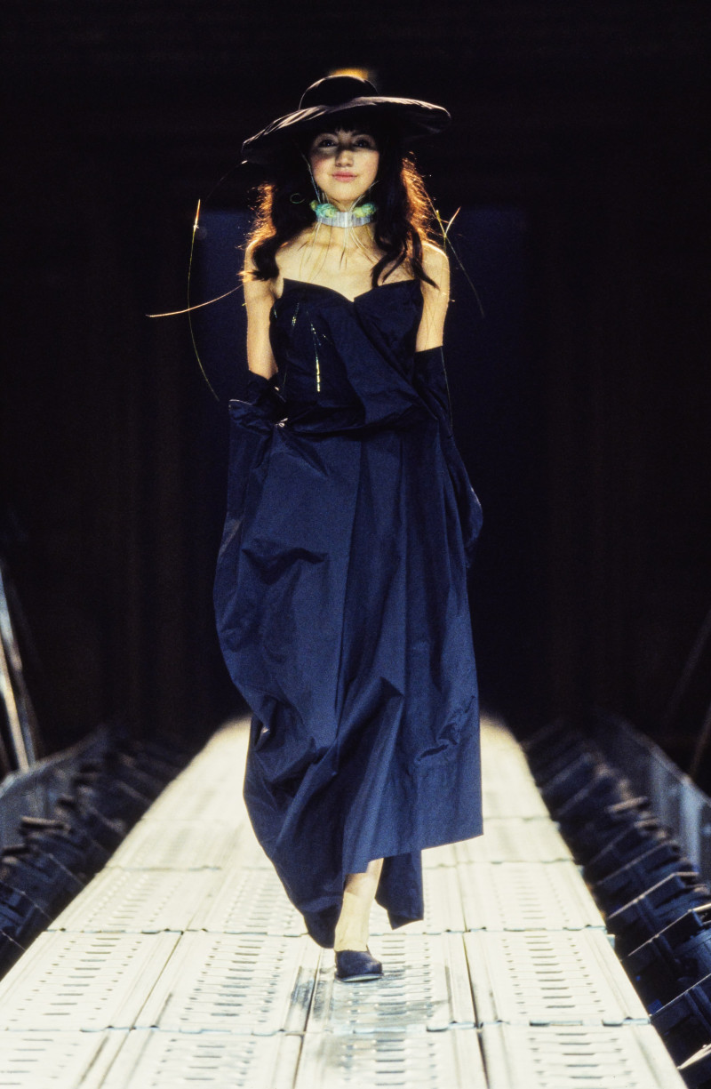 Yohji Yamamoto fashion show for Spring/Summer 1997