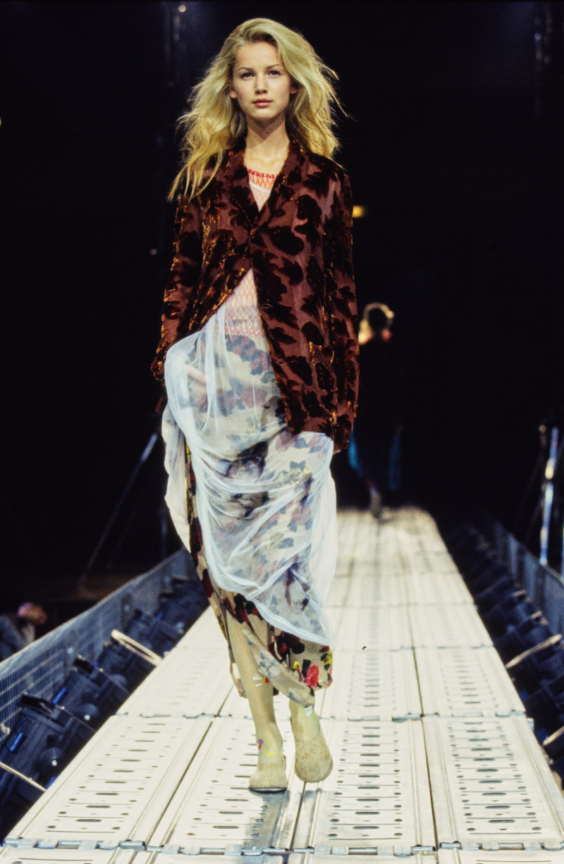 Yohji Yamamoto fashion show for Spring/Summer 1997