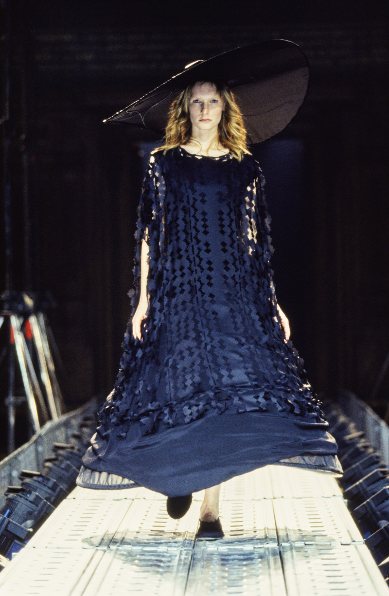Kirsten Owen featured in  the Yohji Yamamoto fashion show for Spring/Summer 1997