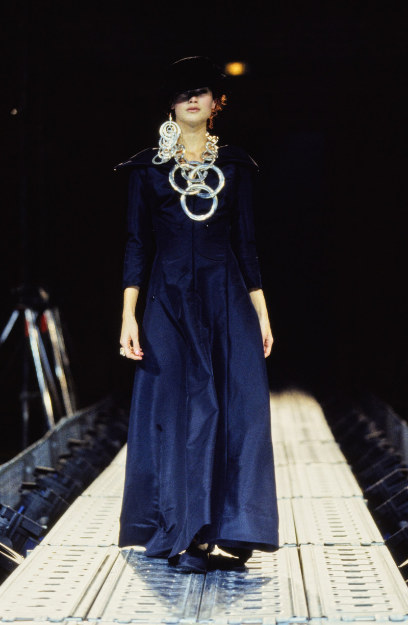 Carolyn Murphy featured in  the Yohji Yamamoto fashion show for Spring/Summer 1997