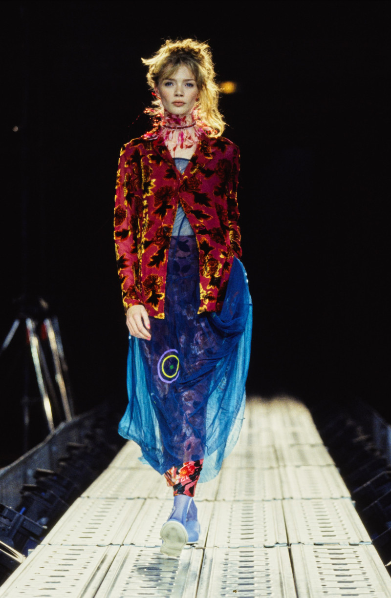 Jodie Kidd featured in  the Yohji Yamamoto fashion show for Spring/Summer 1997