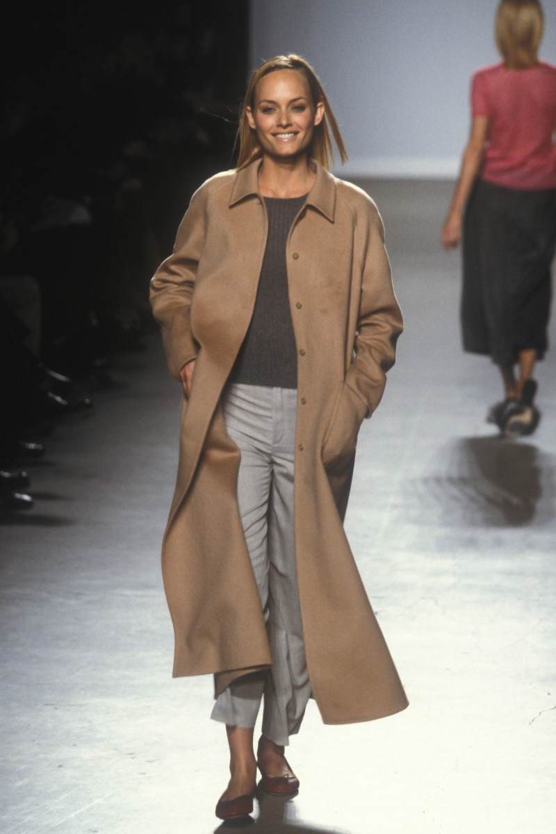 Amber Valletta featured in  the Isaac Mizrahi fashion show for Autumn/Winter 1998