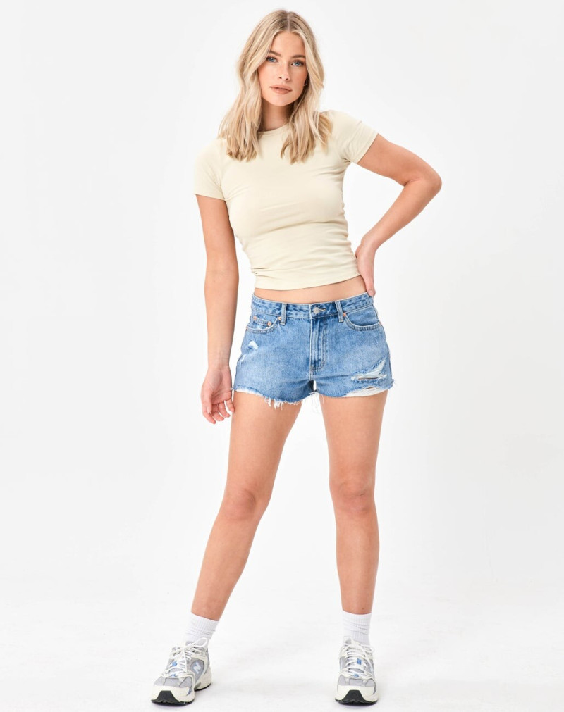 Sianie Aitken featured in  the Glassons catalogue for Autumn/Winter 2022