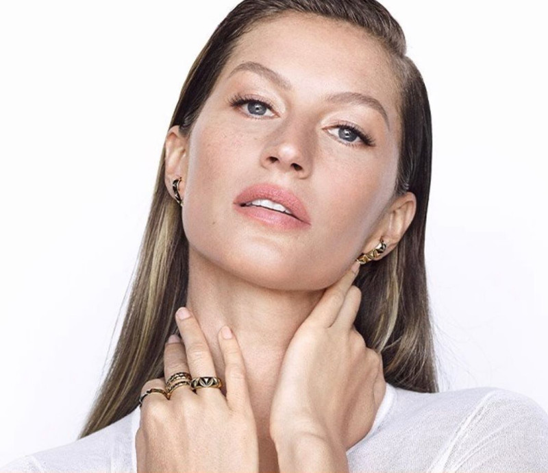 Gisele Bundchen featured in  the Vivara advertisement for Spring/Summer 2020