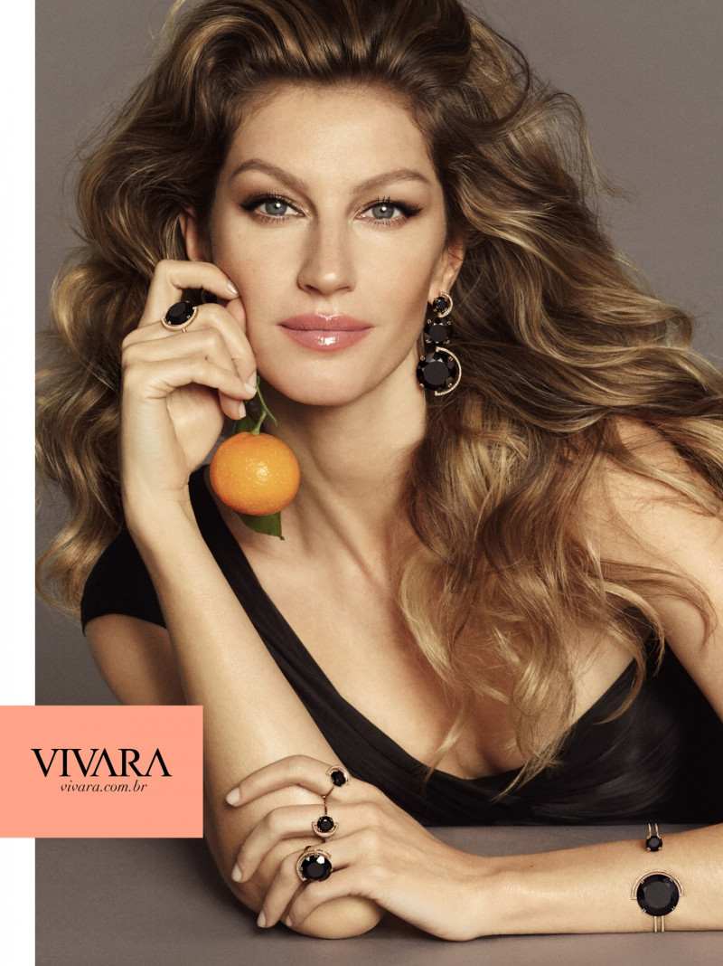 Gisele Bundchen featured in  the Vivara Mother\'s Day advertisement for Spring 2019