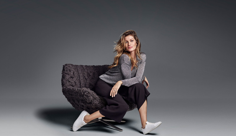 Gisele Bundchen featured in  the Falabella advertisement for Spring/Summer 2016