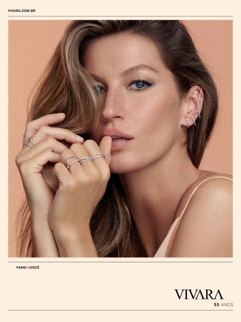 Gisele Bundchen featured in  the Vivara Mother\'s Day advertisement for Spring 2017