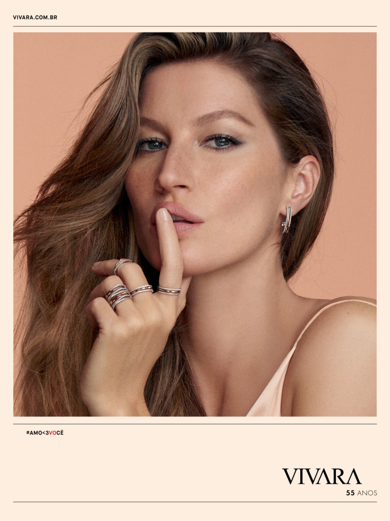 Gisele Bundchen featured in  the Vivara Mother\'s Day advertisement for Spring 2017