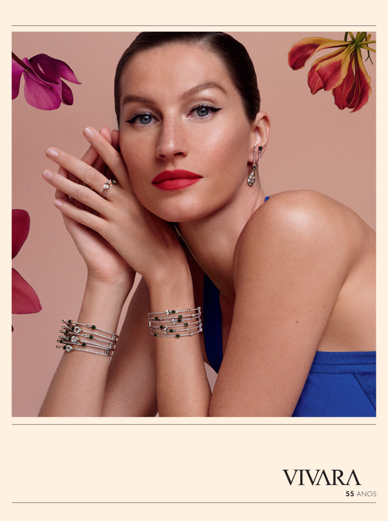 Gisele Bundchen featured in  the Vivara advertisement for Christmas 2017