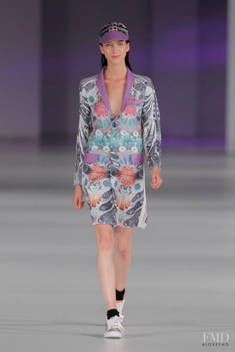 Iris Egbers featured in  the Custo Barcelona fashion show for Spring/Summer 2014