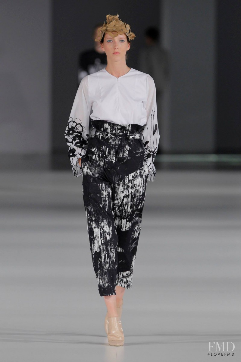 Iris Egbers featured in  the Yiorgos Eleftheriades fashion show for Spring/Summer 2014