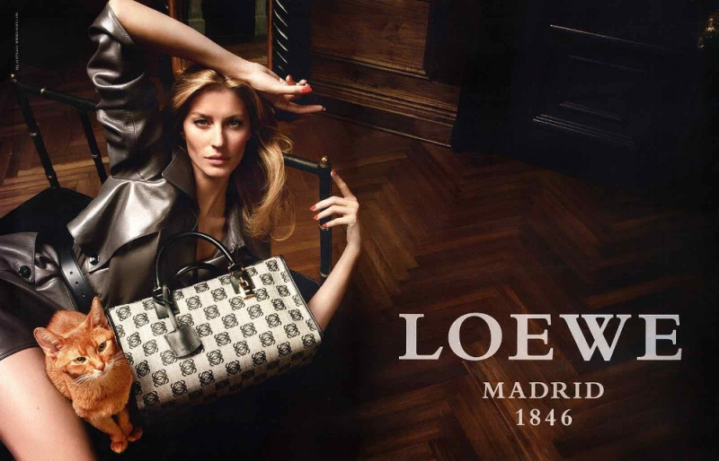 Gisele Bundchen featured in  the Loewe advertisement for Autumn/Winter 2009