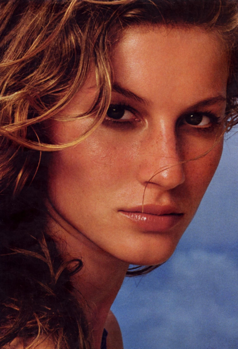 Gisele Bundchen featured in  the H&M advertisement for Spring/Summer 2000