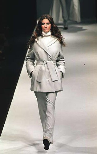 Gisele Bundchen featured in  the Erreuno fashion show for Autumn/Winter 1998