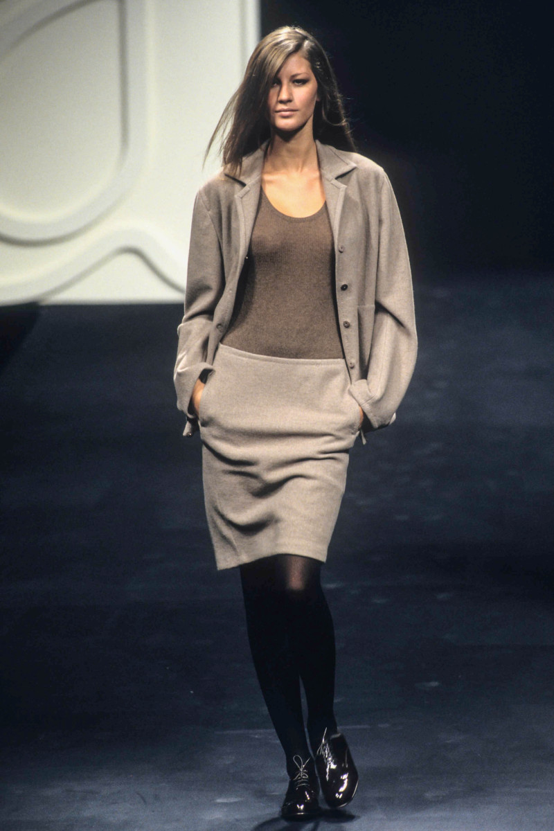 Gisele Bundchen featured in  the Max Mara fashion show for Autumn/Winter 1998