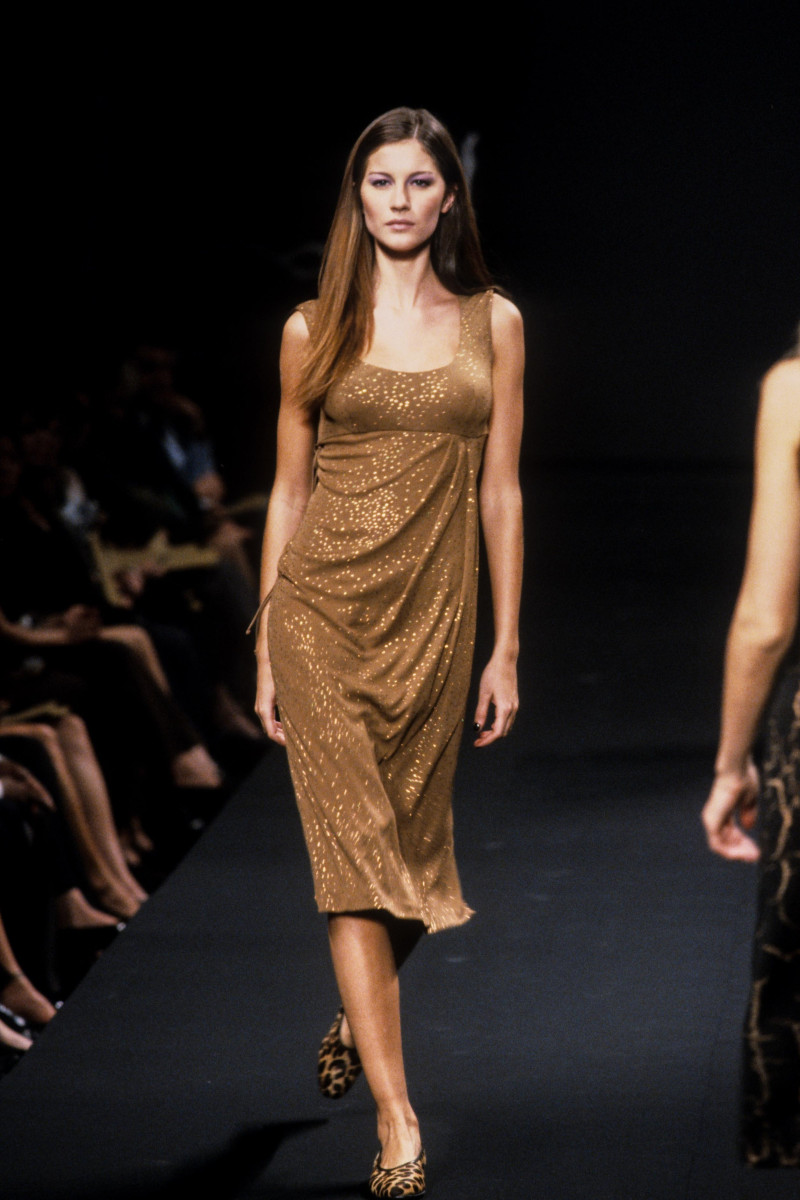 Gisele Bundchen featured in  the Nicole Miller fashion show for Autumn/Winter 1998