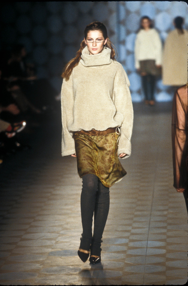 Gisele Bundchen featured in  the Rifat Ozbek fashion show for Autumn/Winter 1998