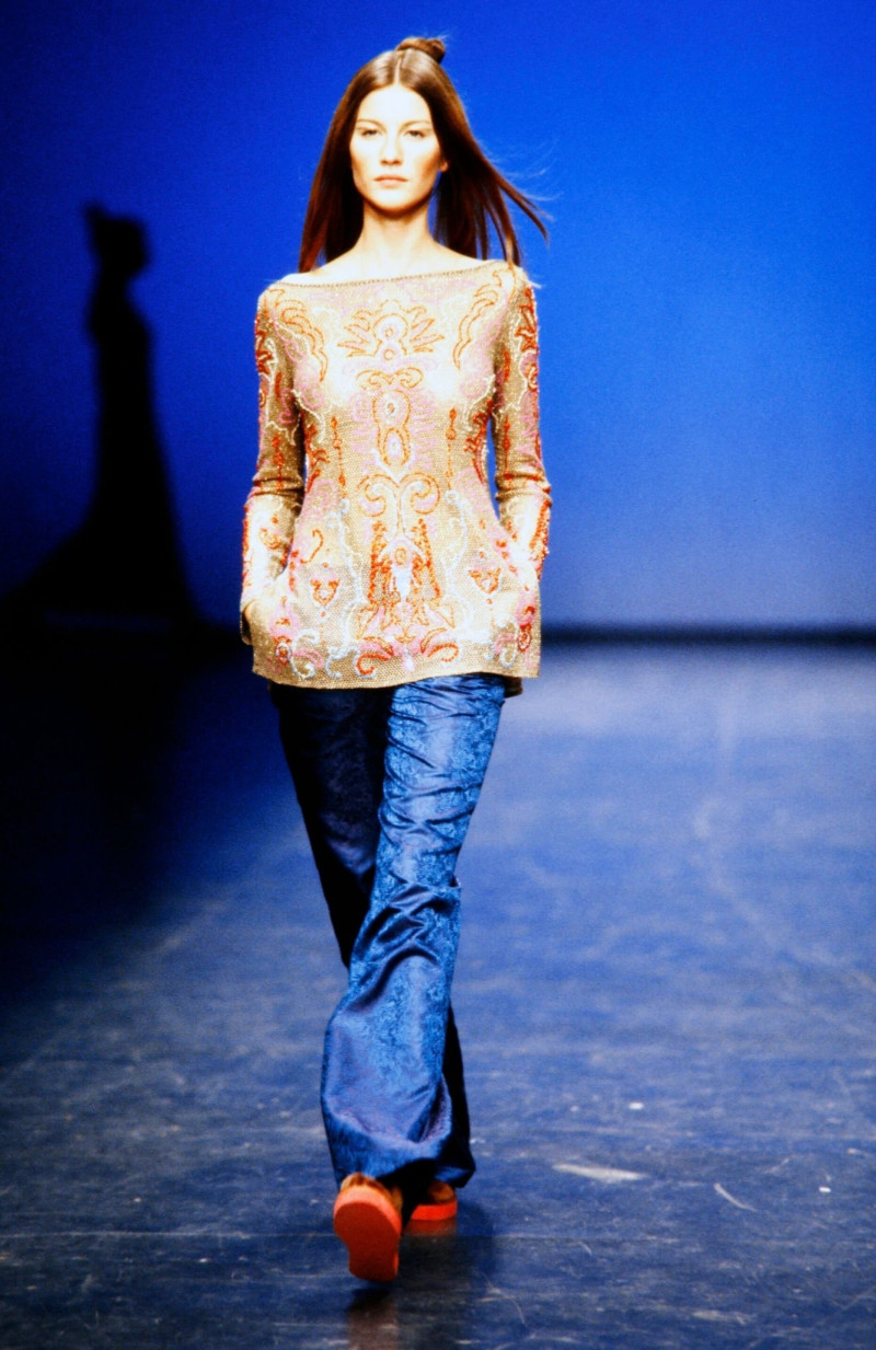 Gisele Bundchen featured in  the Vivienne Tam fashion show for Autumn/Winter 1998