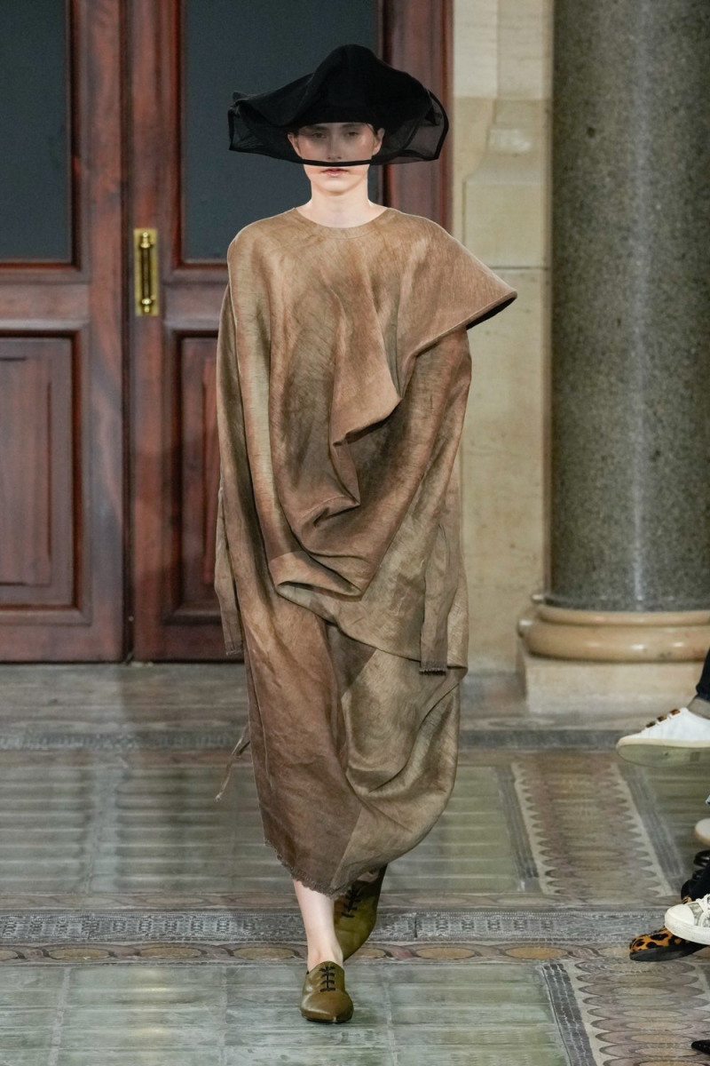 Uma Wang fashion show for Spring/Summer 2024