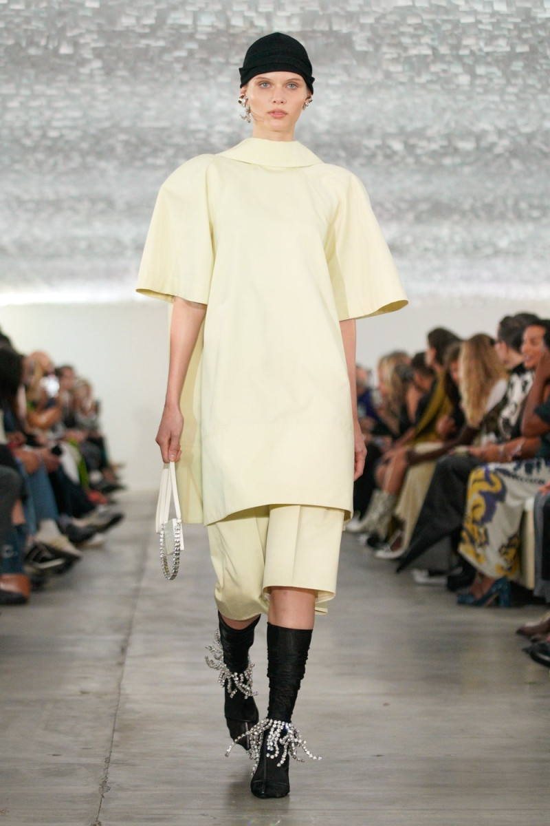 Ida Heiner featured in  the Jil Sander fashion show for Spring/Summer 2024