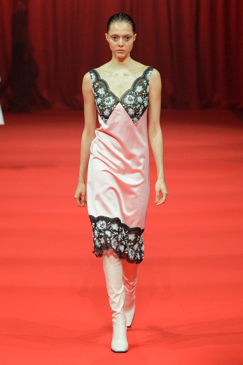 Huishan Zhang fashion show for Spring/Summer 2024