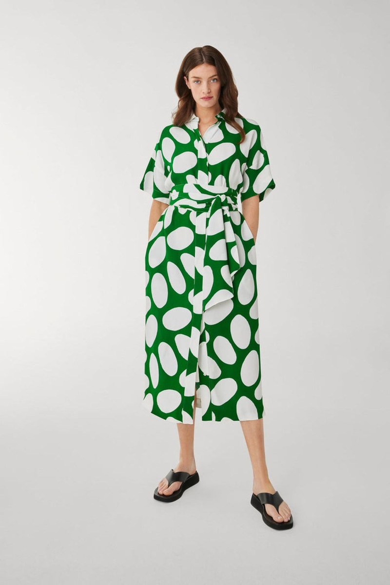 Jasper Conran lookbook for Spring/Summer 2022