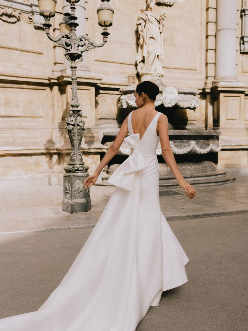 Monique Lhuillier Bridal lookbook for Spring 2023