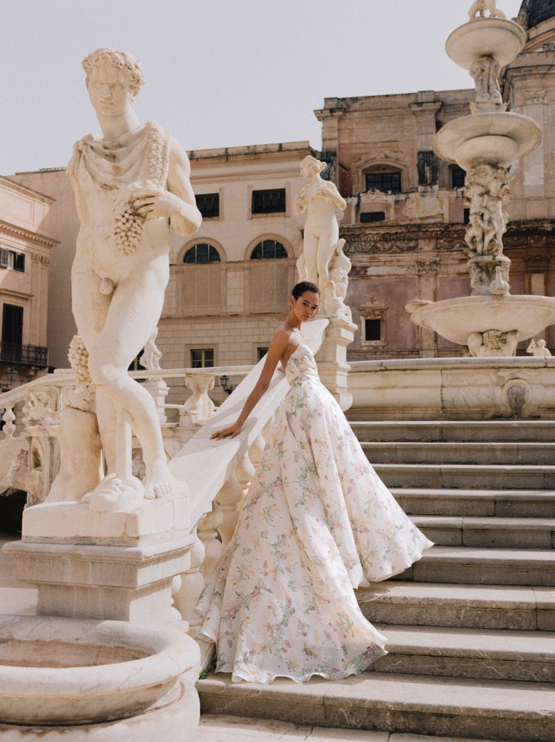 Monique Lhuillier Bridal lookbook for Spring 2023