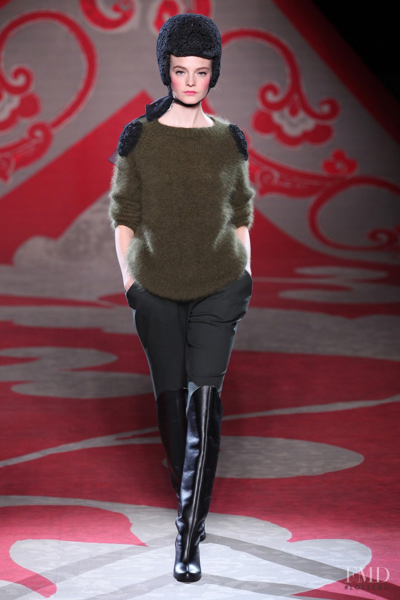 Nimuë Smit featured in  the Ulyana Sergeenko fashion show for Autumn/Winter 2012