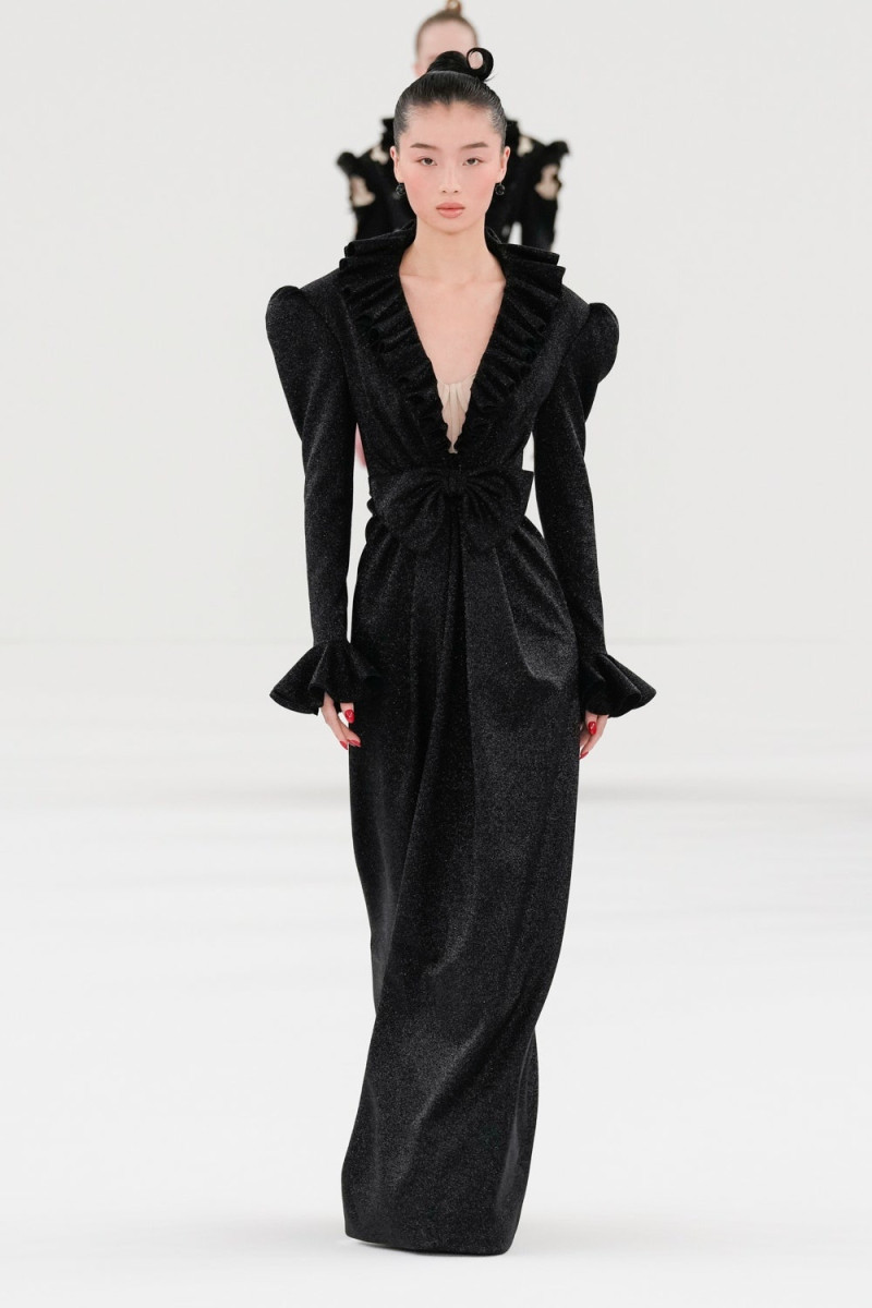 Viktor & Rolf fashion show for Spring/Summer 2024